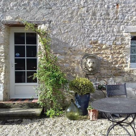 Villa Gite du Jardin Des Sources Vaux-sur-Seulles Exterior foto